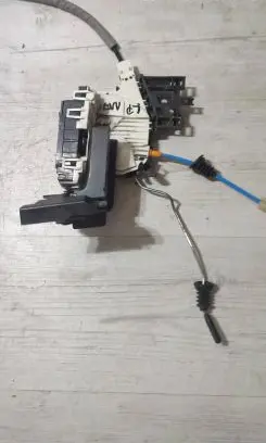 Mercedes-Benz CLA C117 X117 W117 Front door lock A0997201901 Z3GE001