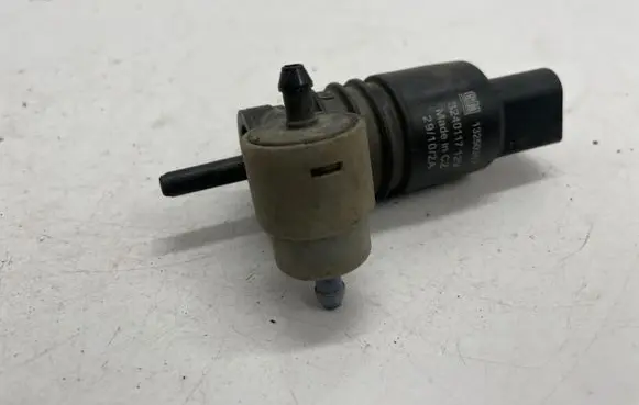Opel Astra J Windscreen/windshield washer pump 13250357