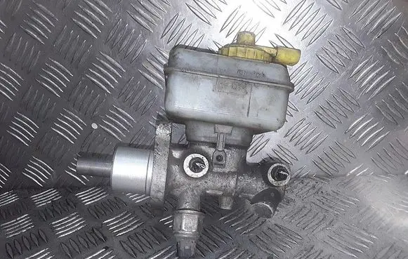 Volkswagen Golf IV Master brake cylinder 1j1611301b