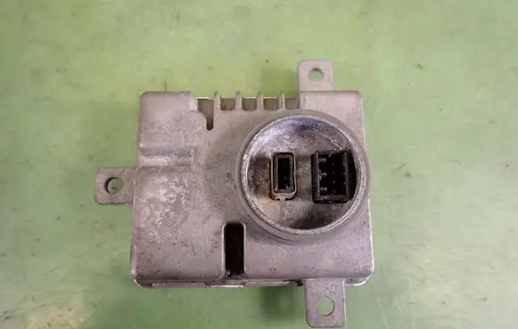 Audi A5 8T 8F Voltage converter/converter module 8K0941597C