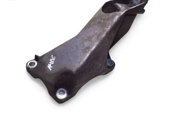 Audi A4 S4 B6 8E 8H Engine mounting bracket 8E0199307A