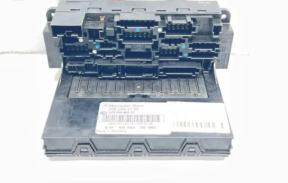 Mercedes-Benz CLK A209 C209 Fuse module 2095451101 5DK00848511