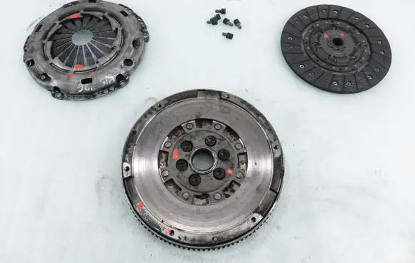Fiat Bravo Dual mass flywheel 324039410 124045910 415072410