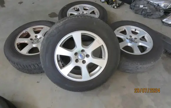 Volvo XC60 R17 alloy rim