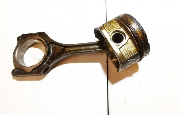 Lexus IS 220D-250-350 Piston with connecting rod 31020