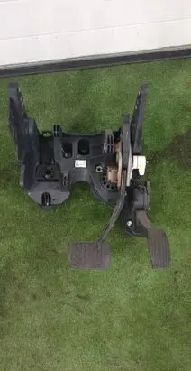 Opel Astra K Brake pedal 39023899