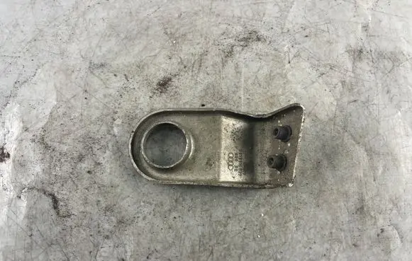 Audi A8 S8 D3 4E Intercooler pipe mounting bracket 4E0145545B