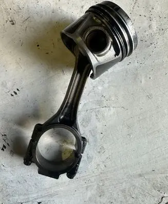 Volkswagen PASSAT B6 Piston with connecting rod
