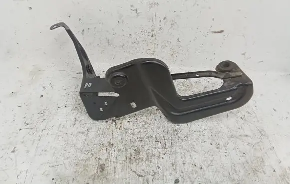 Audi A6 S6 C6 4F Intercooler pipe mounting bracket 4F0145814