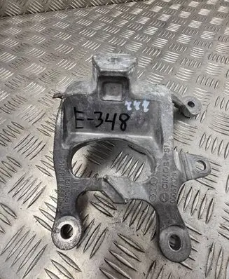 Engine mounting bracket