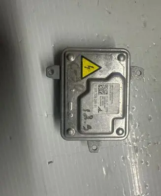 Volvo C70 Headlight ballast module Xenon 130732926901 3103112559 12D0SDC43VAC