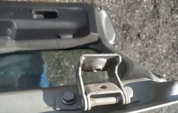 Fiat Grande Punto Tailgate/trunk/boot hinge