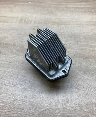 Mazda 6 Heater blower motor/fan resistor PM010010B HB180GJ6A
