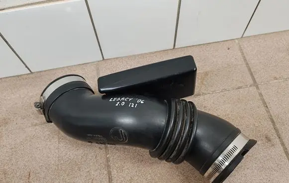 Subaru Legacy Air intake hose/pipe