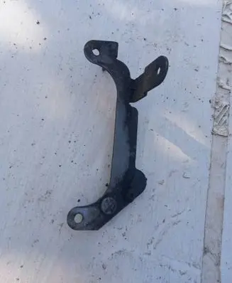 Skoda Octavia Mk1 (1U) Engine mounting bracket 06A103309H