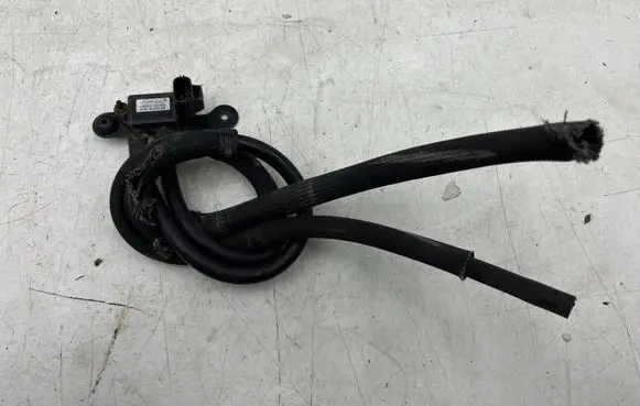 Ford C-MAX II Exhaust gas pressure sensor AV615L200AB