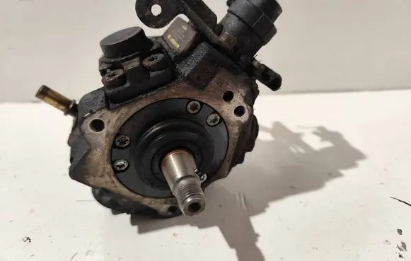 Fuel injection high pressure pump