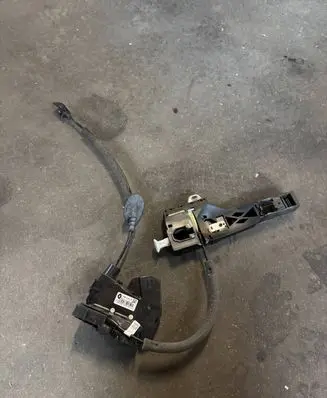 Renault Megane IV Rear door lock 825031733R