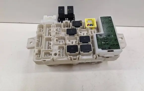 Citroen C-Zero Fuse module 8637A748 00592B17 G8C930MC2B17