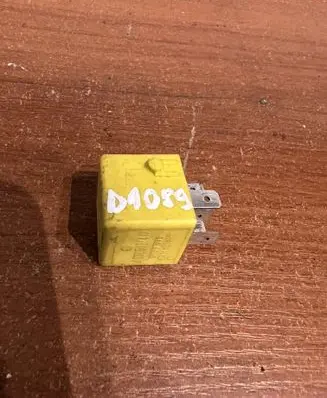 Mercedes-Benz A W169 Other relay A0025421419 D1089