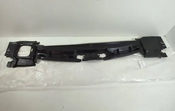 BMW 5 G30 G31 G38 Intercooler air channel guide 51747383845 7383845