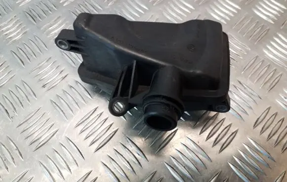 Intake resonator