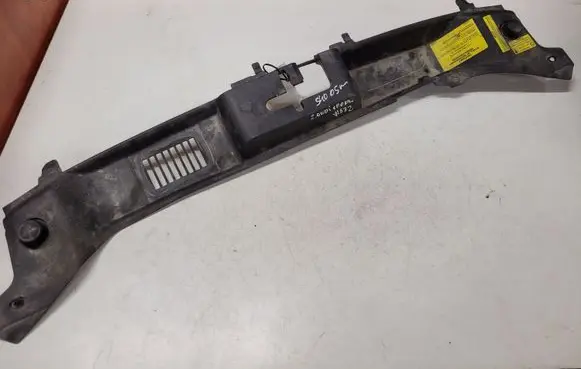 Volvo S40 Radiator trim 30716338 30716339