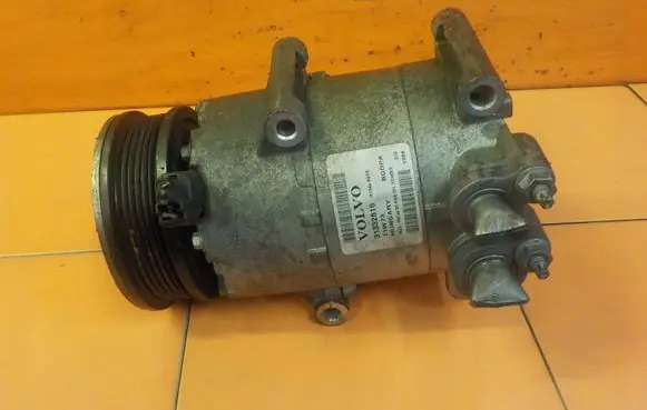 Volvo S60 Air conditioning (A/C) compressor (pump) 31332616