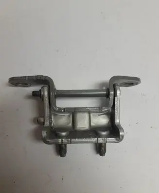 Renault Kadjar Rear door upper hinge ES71