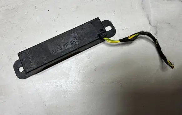 Mercedes-Benz E W213 Keyless (KESSY) go control unit/module A2059053005