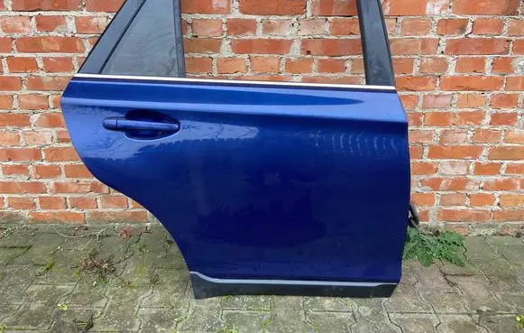 Subaru Outback (BS) Rear door