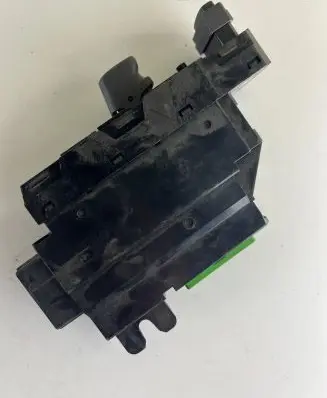 Volvo S60 Electric window control switch 8651328 MP104100184