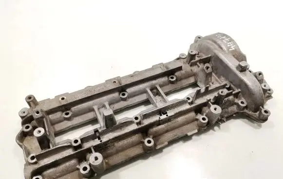 Jeep Grand Cherokee (WK) Rocker cam cover A6420100930