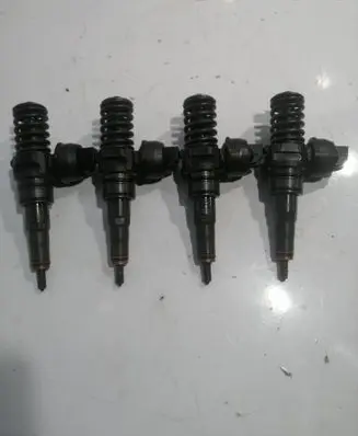 Skoda Octavia Mk2 (1Z) Fuel injectors set 038130073BN