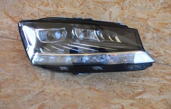 Skoda Fabia Mk3 (NJ) Headlight/headlamp
