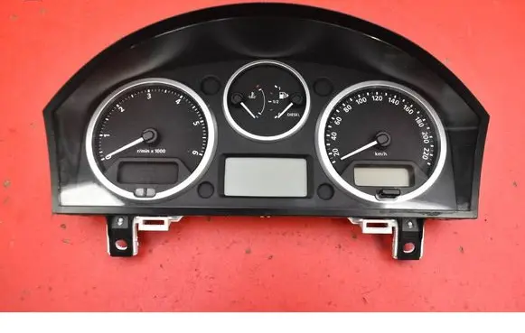 Land Rover Range Rover Sport L320 Speedometer (instrument cluster) YAC502210