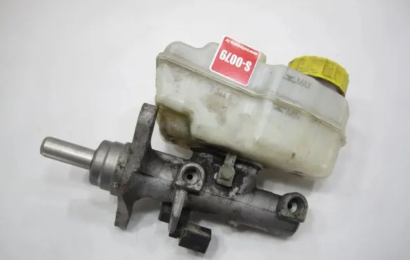 Volkswagen Polo V 6R Master brake cylinder 6R0611301A