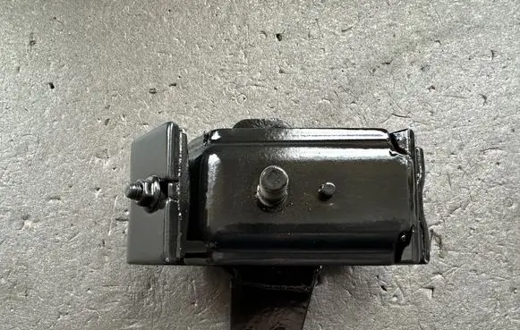 Nissan King Cab, Navara Engine mount bracket 11220VK510