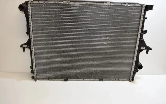 Audi Q7 4L Coolant radiator 7L6121253B