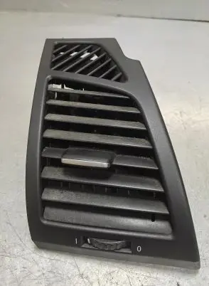 BMW 1 E81 E87 Dashboard side air vent grill/cover trim 7059188