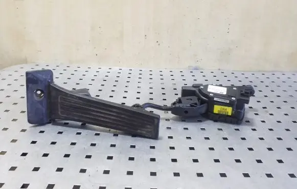 Hyundai ix35 Accelerator throttle pedal 327002S910 DH327272S000 GK30037A2S910