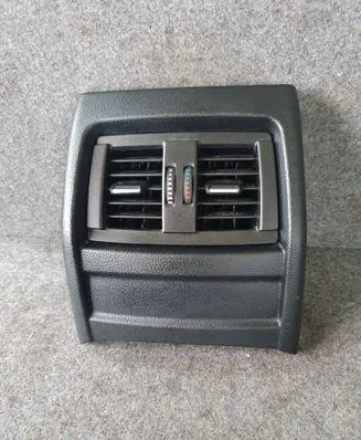 BMW 4 F32 F33 Rear air vent grill 9218908