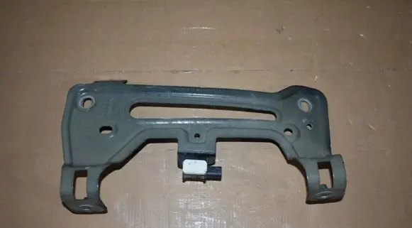 Porsche Cayenne (9Y0 9Y3) Fender mounting bracket 9Y082143155