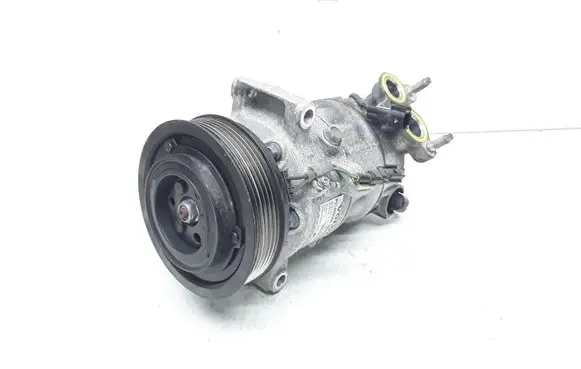 Volvo V40 Air conditioning (A/C) compressor (pump) 31469966