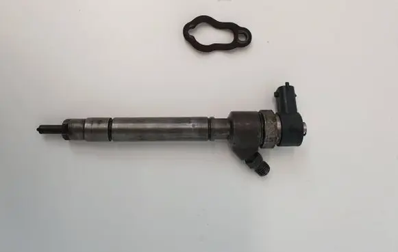 Volvo S80 Fuel injector 30750283 0370 0445110257