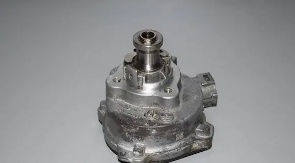 BMW X5 E70 Vacuum pump 7558344