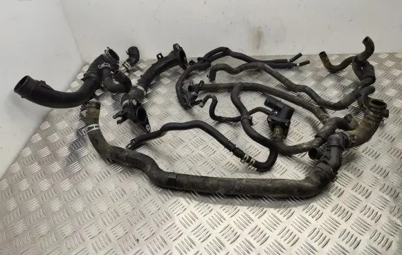 Mazda 3 Engine coolant pipe/hose