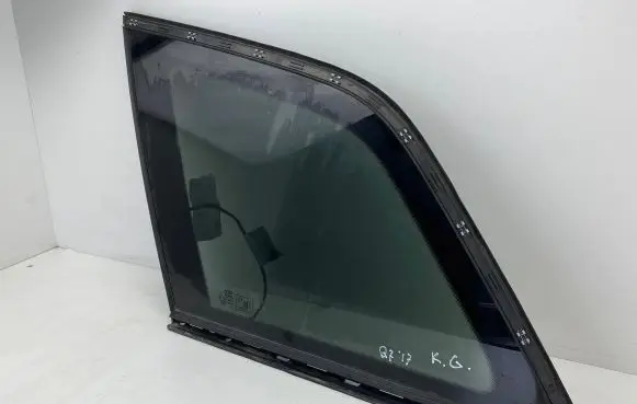 Audi Q7 4M Rear side window 4M0845297B