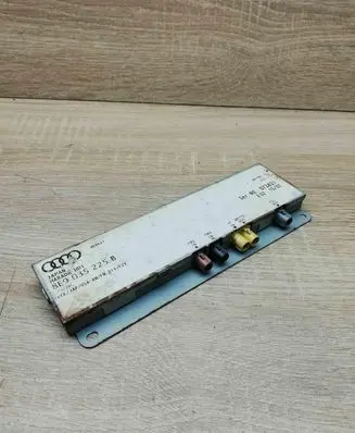 Audi A4 S4 B6 8E 8H Aerial antenna amplifier 8E9035225B