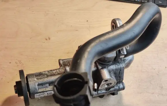 BMW X5 E70 Power steering pump 679646203
